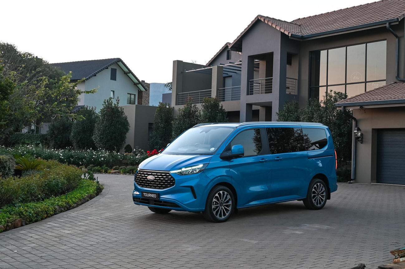 Ford Tourneo Sport & Titanium X (2025) Launch Review