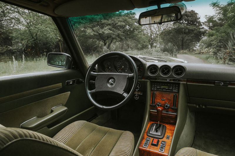 Mercedes-Benz 500SLC front of cabin