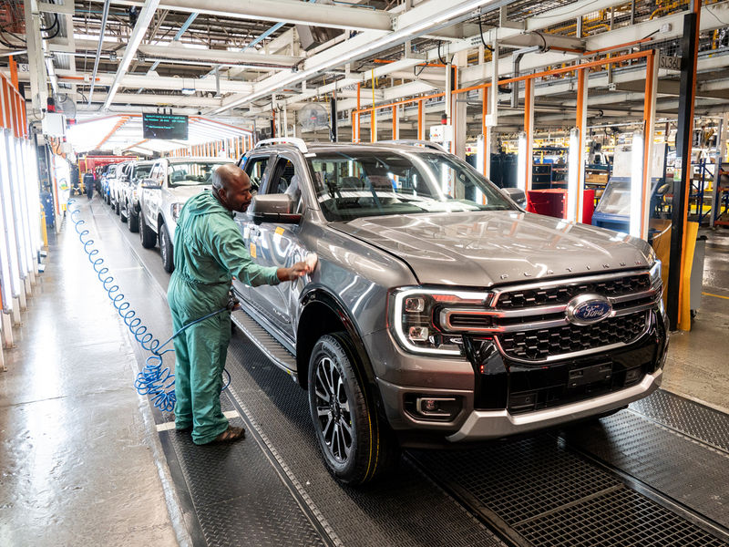SA car buyers now prefer high-end double cabs such as the Ford Ranger when shopping in the R500k to R1 million bracket.