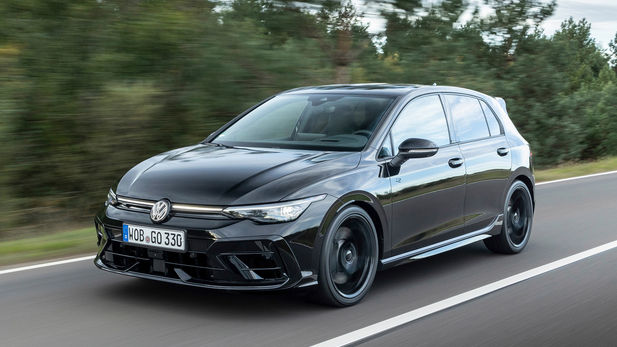 Volkswagen Golf 8.5 R (2025) International Launch Review