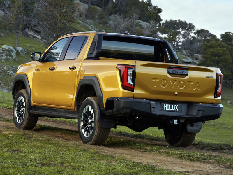 New Toyota Hilux bakkie fully revealed!