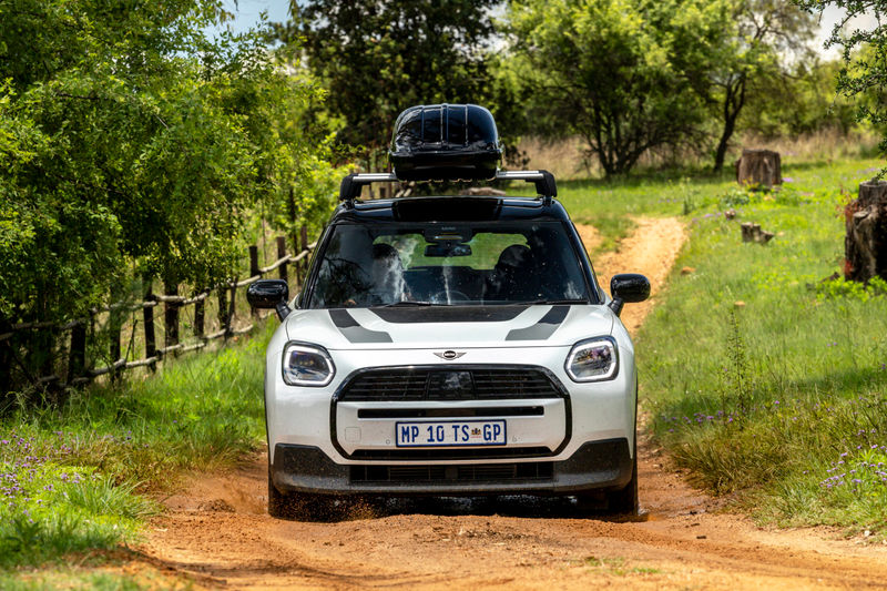 Mini Countryman Rugged gravel