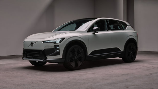 Volvo EX60 revealed with 800 km range