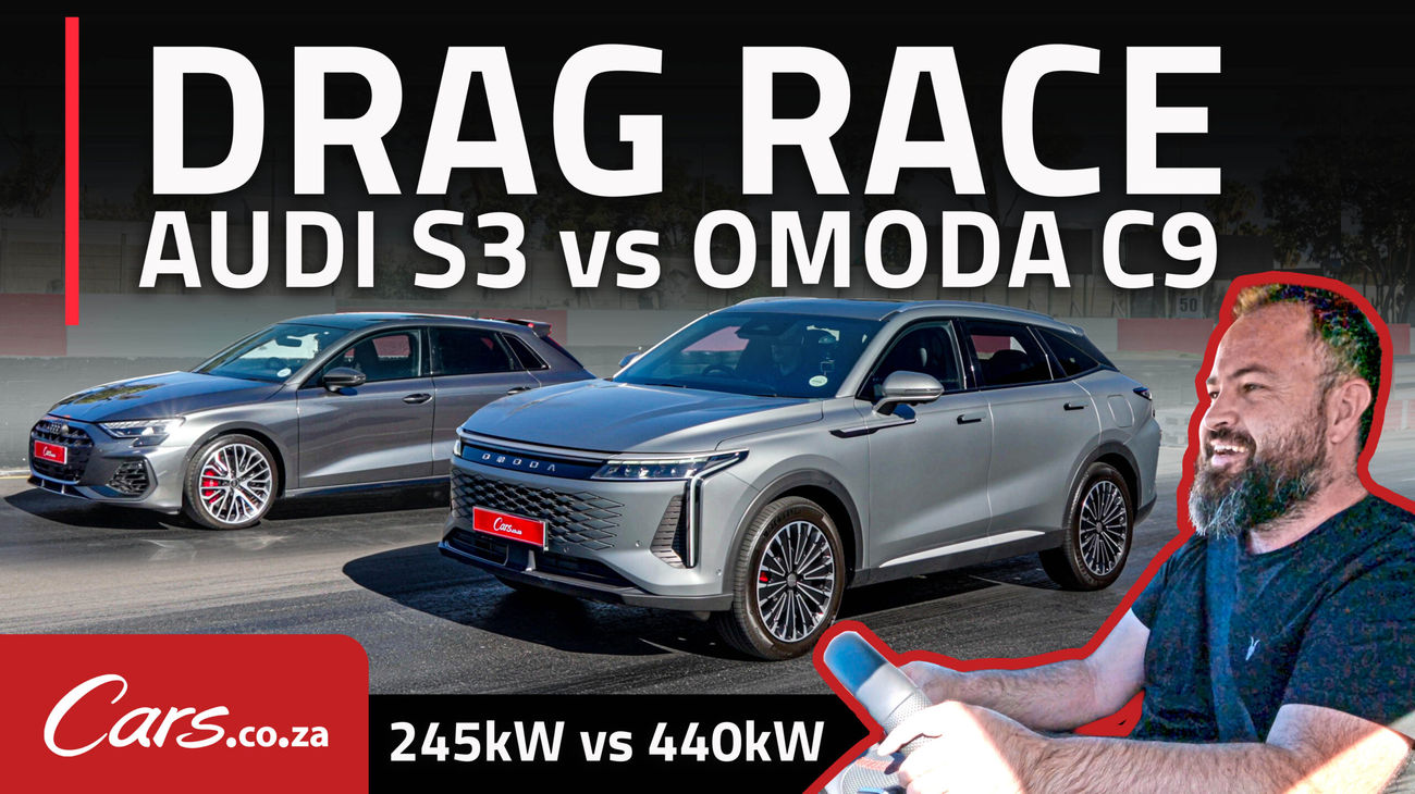 245 kW Audi S3 vs 440 kW Omoda C9 (2026) Drag Race
