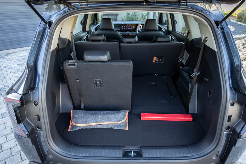 Petrol-Powered Kia Carens cabin