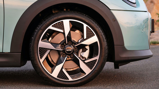 5 most affordable new cars with a standard maintenance plan