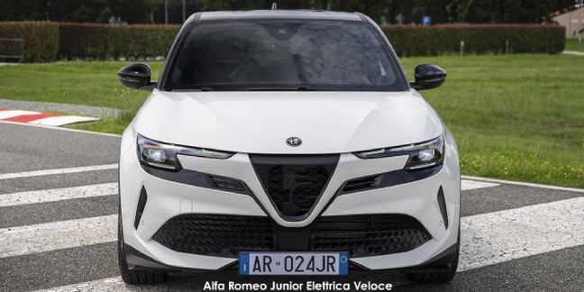 Alfa-Romeo-Junior-Elettrica-Veloce image:2