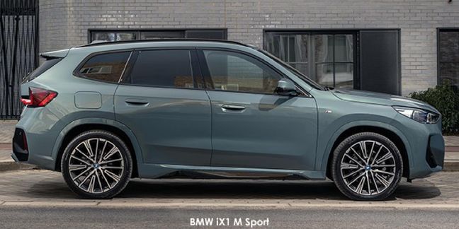 BMW-iX1-xDrive30-M-Sport image:2