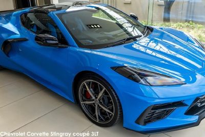 Thumbnail: Chevrolet-Corvette-Stingray-coupe-2LT_2