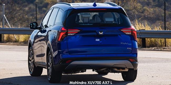 Mahindra-XUV700-20T-AX7L image:2
