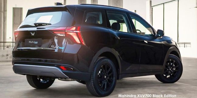 Mahindra-XUV700-20T-AX7L-Black-Edition image:1