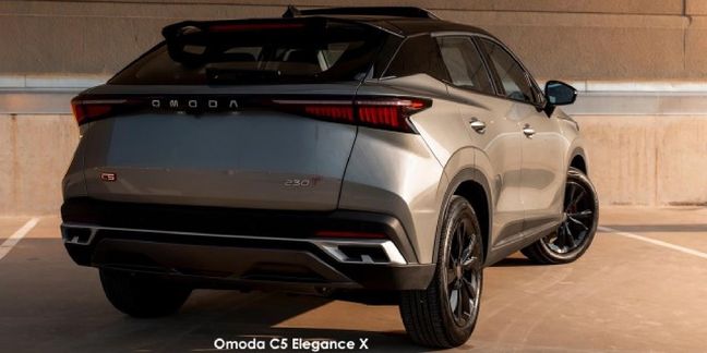 Omoda-C5-15T-230T-Lux-X image:2