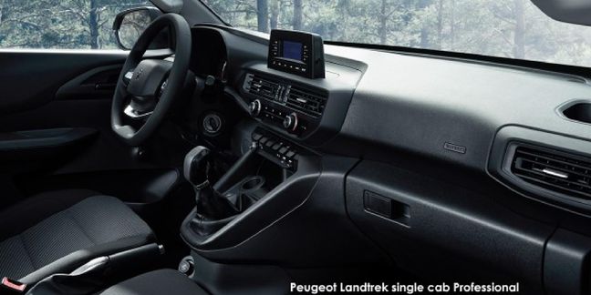 Peugeot-Landtrek-19TD-double-cab-Professional image:1
