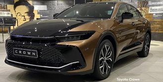 Toyota Crown 2.5 Hybrid E-Four