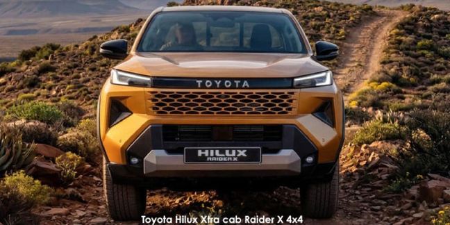 Toyota-Hilux-28GD-6-Xtra-cab-Raider-X image:2
