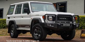 Toyota Land Cruiser 76 2.8GD-6 station wagon VX