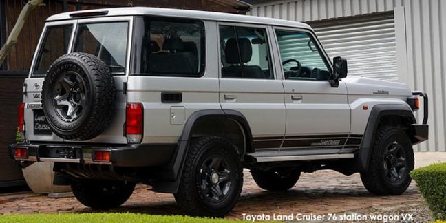 Toyota-Land-Cruiser-76-28GD-6-station-wagon-VX image:1